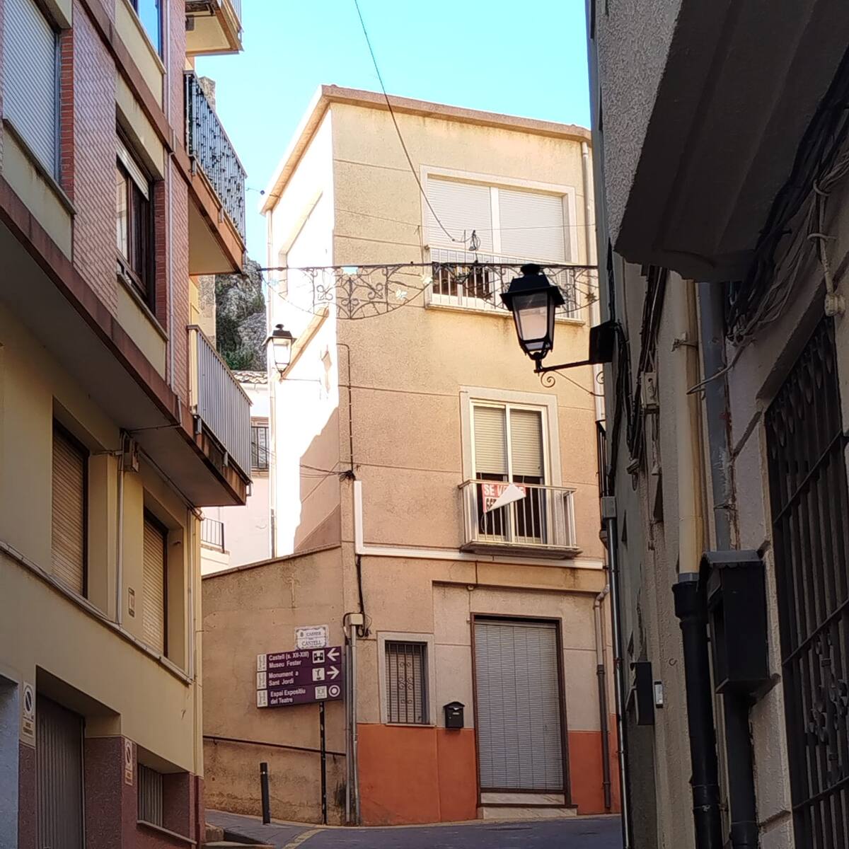 El ayuntamiento de Banyeres estudiará las alegaciones contra el cambio de nombre de la calle Felipe V