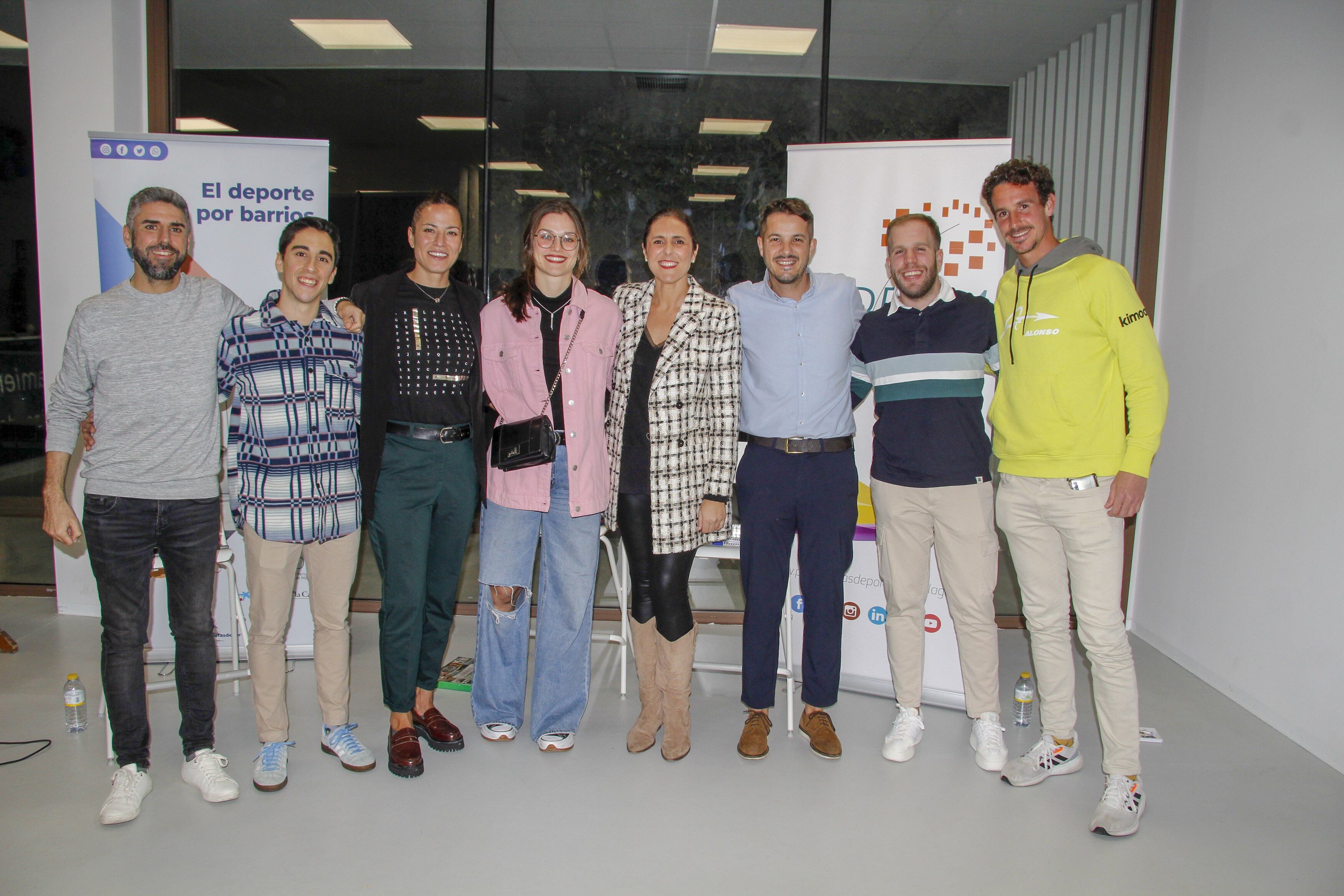 La sala polivalente del Centro de Usos Múltiples de Churriana acogió la charla sobre la importancian de visibilizar y normalizar a las personas del colectivo LGTBI en el mundo del deporte