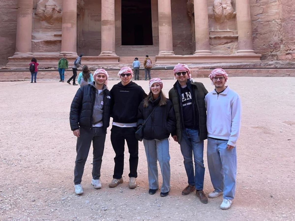 Jorge, riojano que vivió de cerca el conflicto en Oriente Próximo: "Vimos pasar cerca de 100 misiles, estuvimos muy asustados"