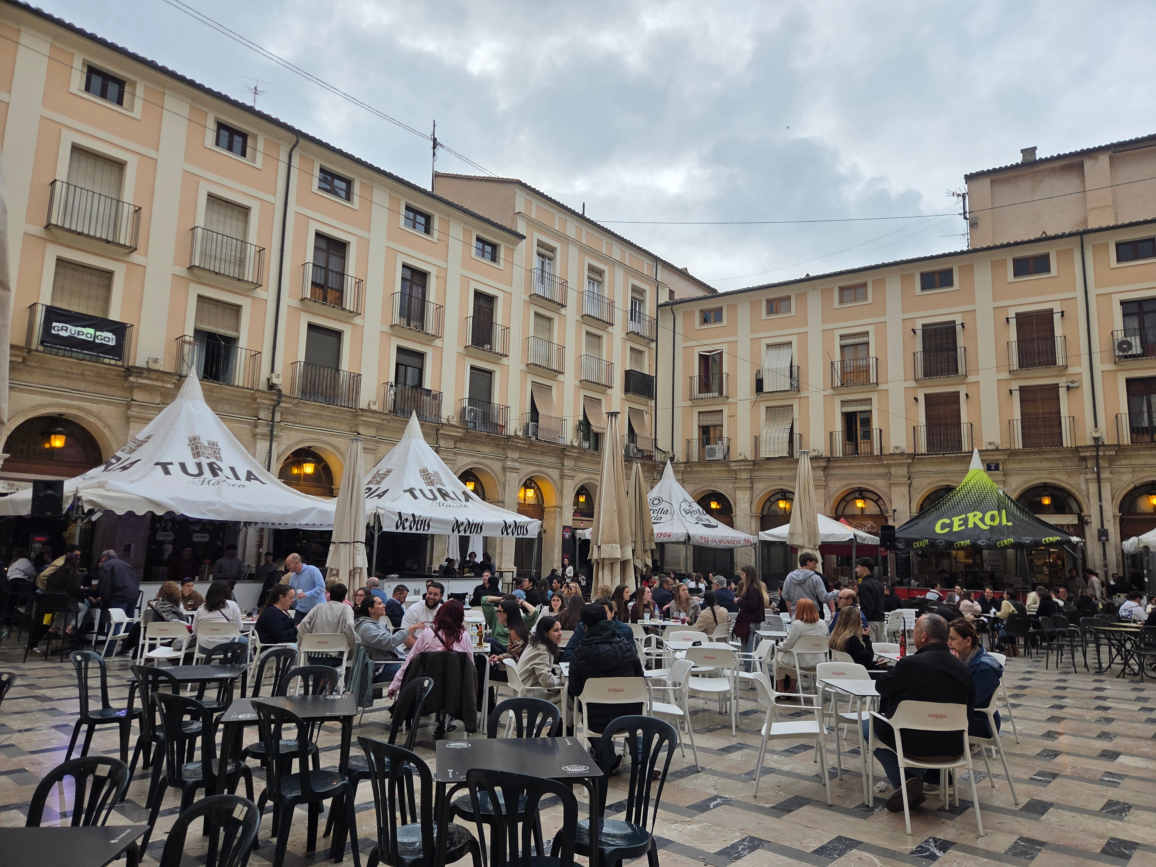 Imagen reciente de la Plaça de Dins