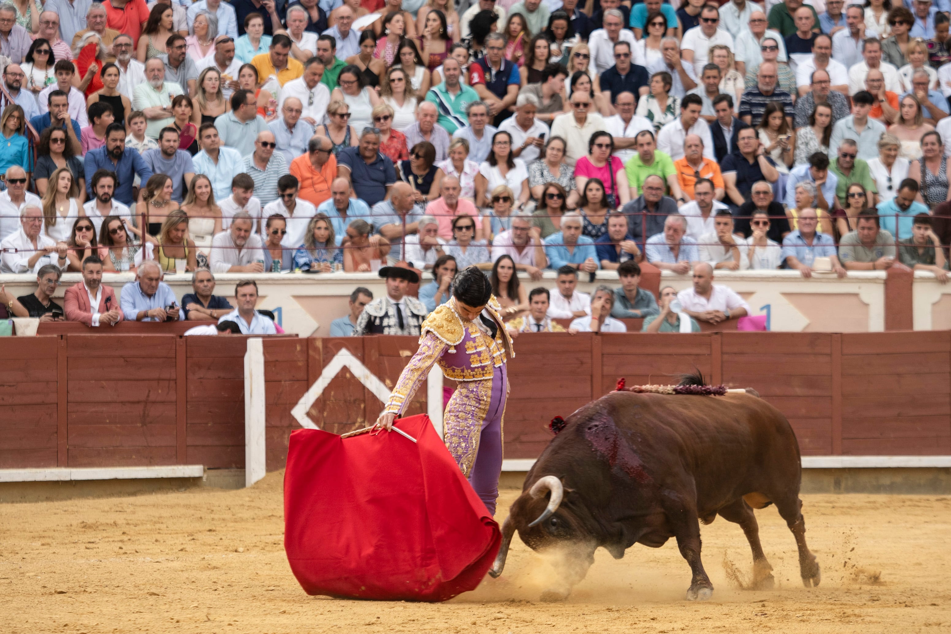 El diestro Pablo Aguado durante su faena en Cuenca