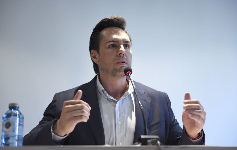 Eduardo Martín, presidente de la patronal de VTC Unauto, durante la rueda de prensa ofrecida hoy en un hoetl de Madrid.