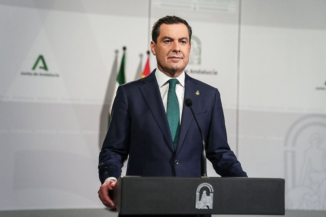 Comparecencia del presidente de la Junta de Andalucía, Juanma Moreno, para anunciar las nuevas medidas que aplicará la Junta de Andalucía en la lucha contra la pandemia. En el Palacio de San Telmo. Sevilla a 28 de octubre 2020