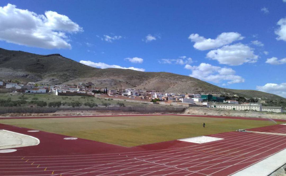 Instalaciones de laPista de Atletismo y Campo de Fútbol de césped natural