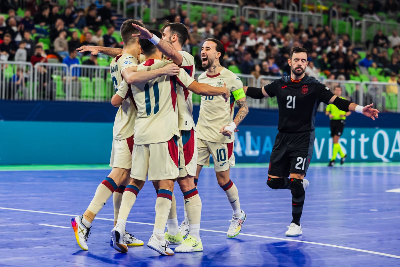 Los jugadores de la Selección celebran un gol ante Italia en el Europeo de fútbol sala