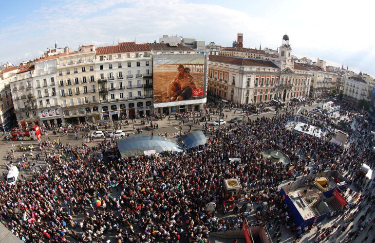 La gente vuelve a Sol en el quinto aniversario del 15-M