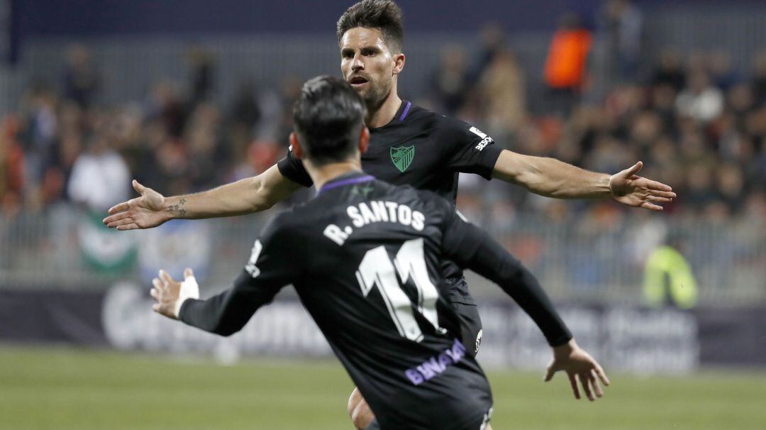 Adrián González celebra su gol al Rayo Majadahonda