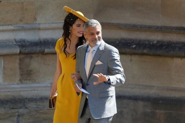 Mira las fotos de todos los invitados. En esta, el actor estadounidense George Clooney (derecha) y su esposa, la abogada británica Amal Clooney (izquierda).