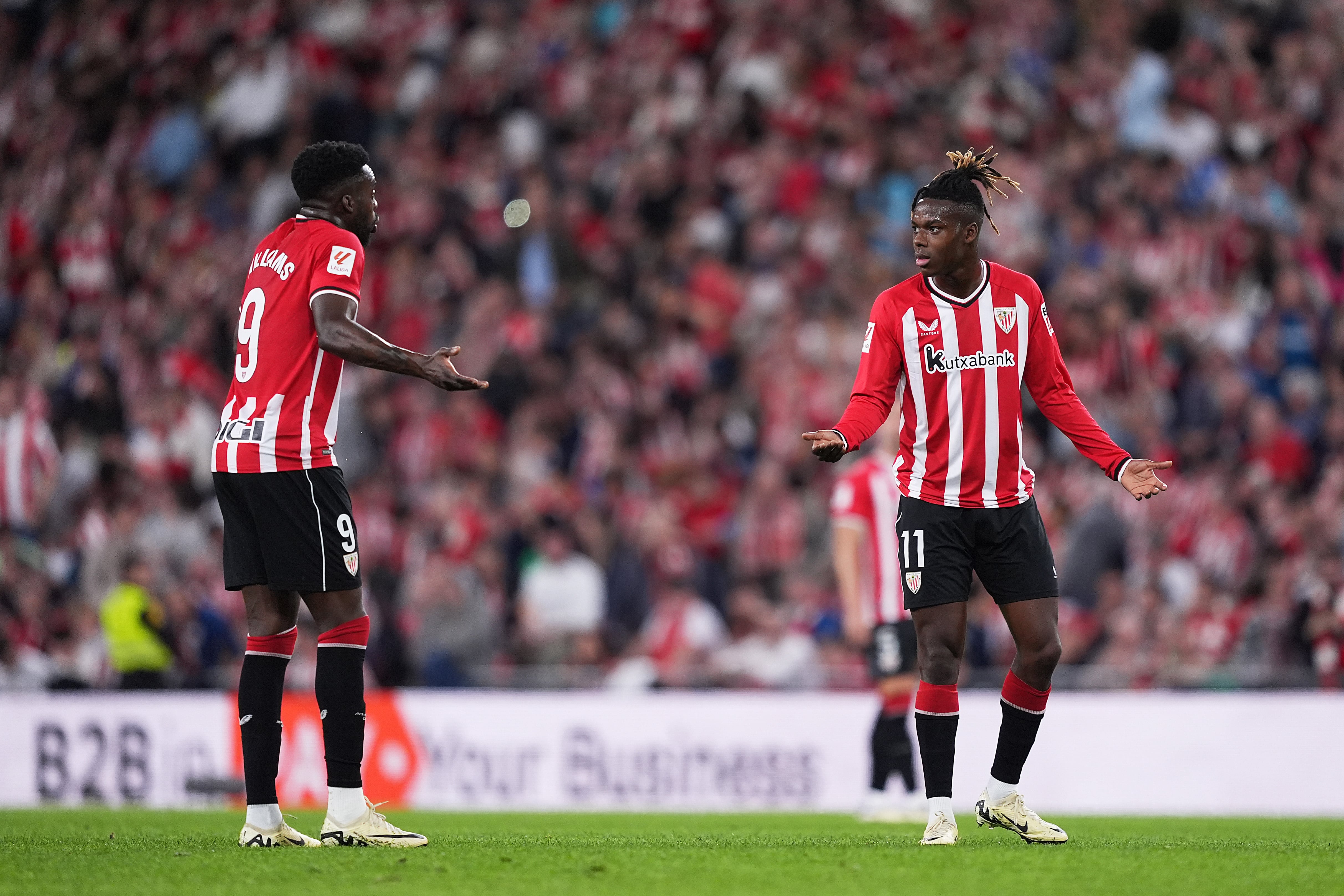 Nico e Iñaki Williams discuten durante el Athletic Club Alavés