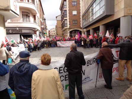 Los manifestantes hicieron una parada en la Plaza del Trigo