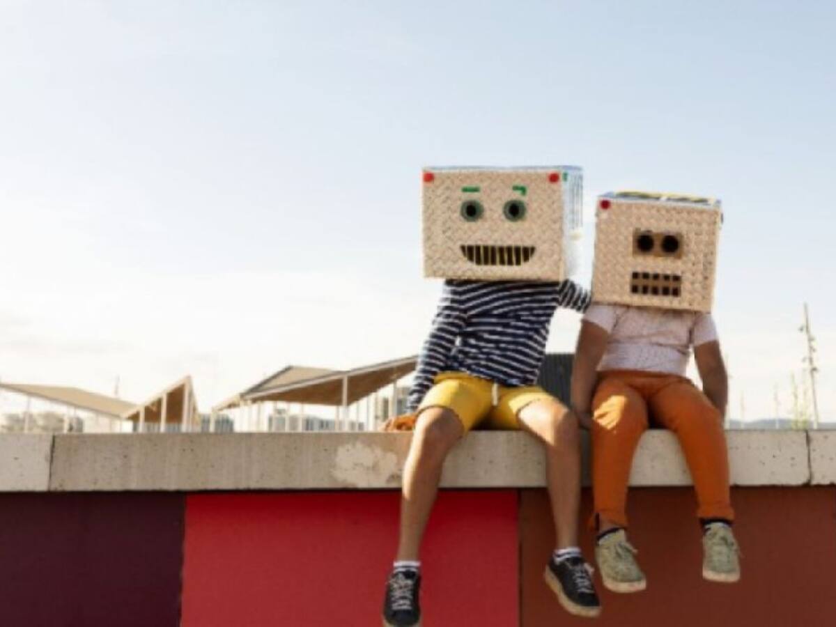 Raúl Recacha, padre viral en Twitter: "Llevamos cierta inercia en la educación, pero ahora está cambiando"