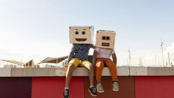 Raúl Recacha, padre viral en Twitter: “Llevamos cierta inercia en la educación, pero ahora está cambiando”