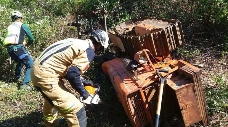 Bomberos de DPZ trabajando 