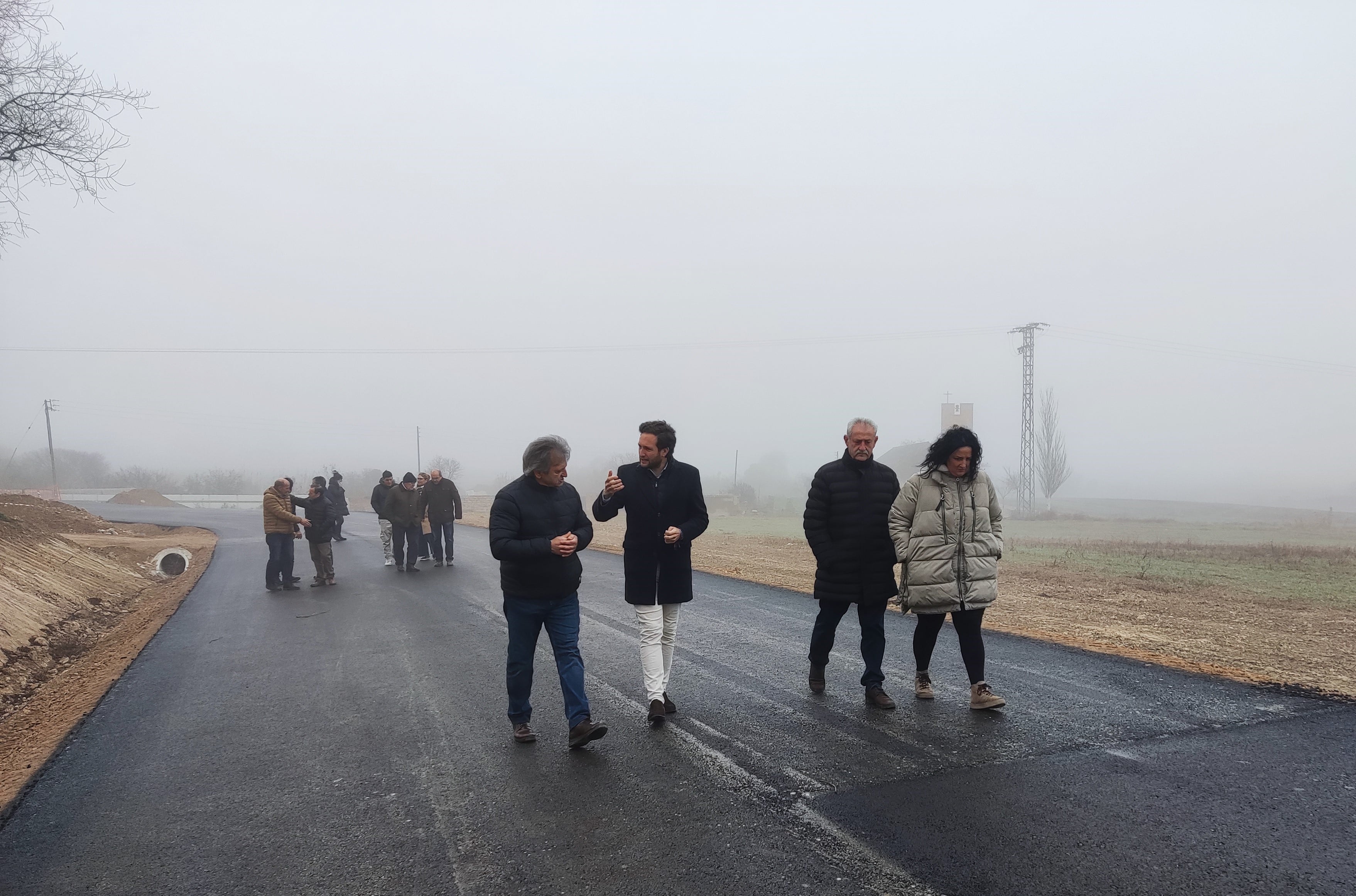 En primer término, Ciria, Claver, Bescós y Til en la visita a la nueva variante de Lupiñén