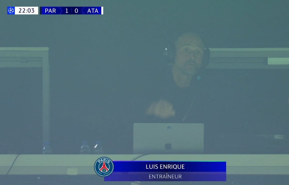 Luis Enrique, desde la grada viendo el PSG-Atalanta