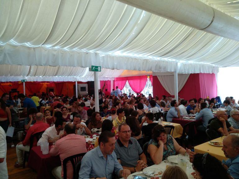 Buen ambiente en las casetas del Real de la Feria de Algeciras