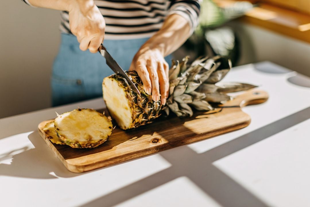 La piña suele ser uno de esos alimentos que se incluyen en todas las dietas de adelgazamiento