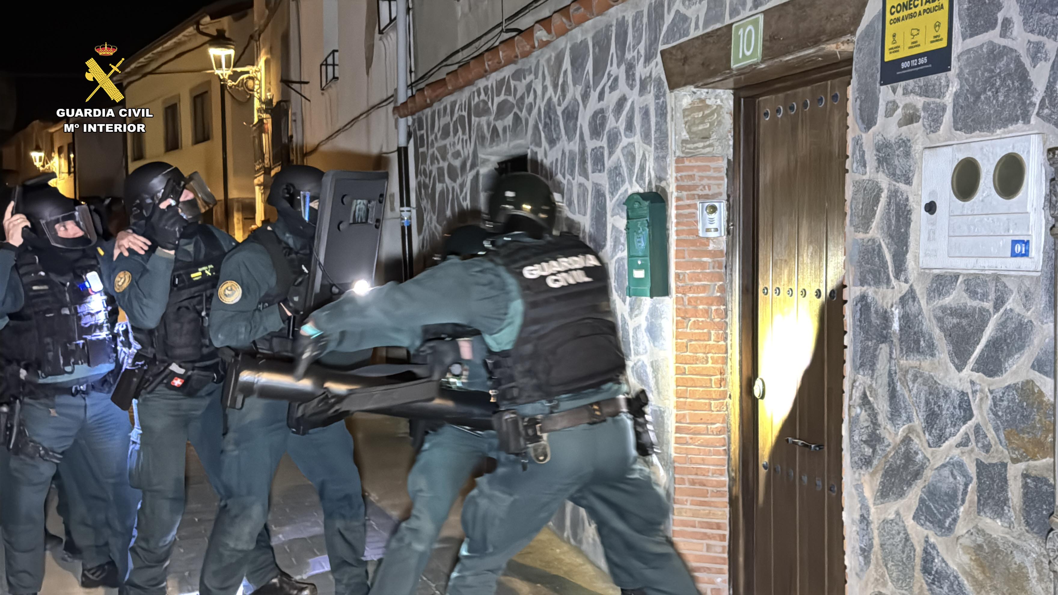Sus seis integrantes, residentes en Álava, Bizkaia, Burgos y La Rioja, llevaban a cabo su actividad delictiva bajo rigurosas medidas de seguridad para dificultar la acción policial