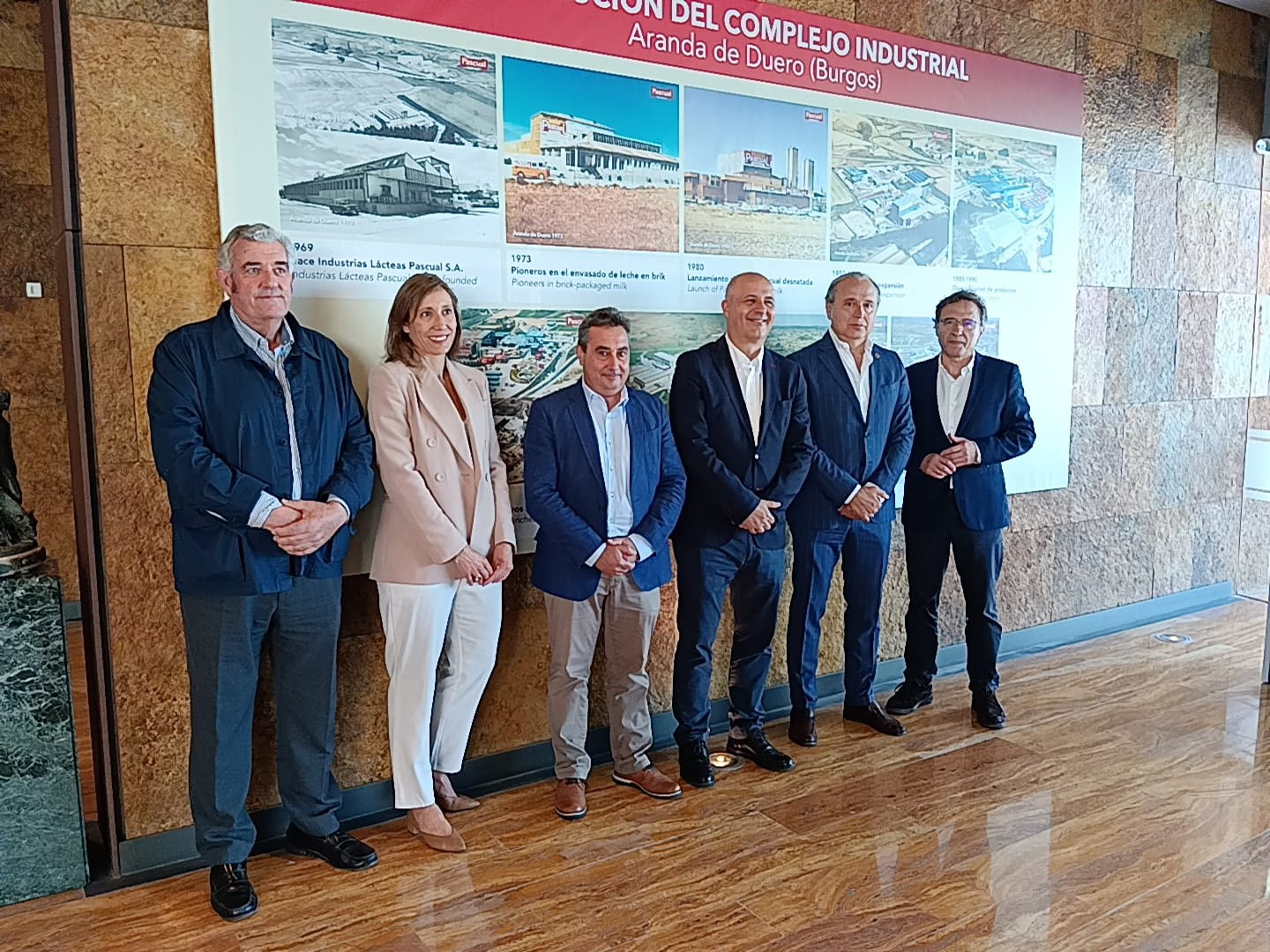 La firma del protocolo tenía lugar este viernes en las instalaciones de Leche Pascual en Aranda de Duero