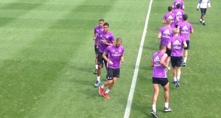 Benzema entrena con sus compañeros en Montreal