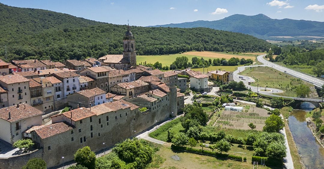 La villa de Antoñana conserva muy bien su muralla