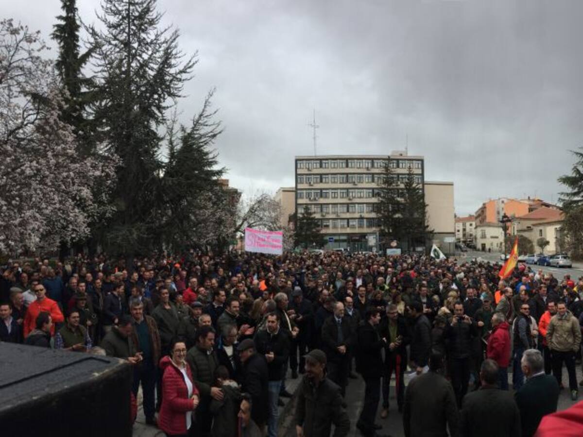 Los cazadores abulenses salen a la calle