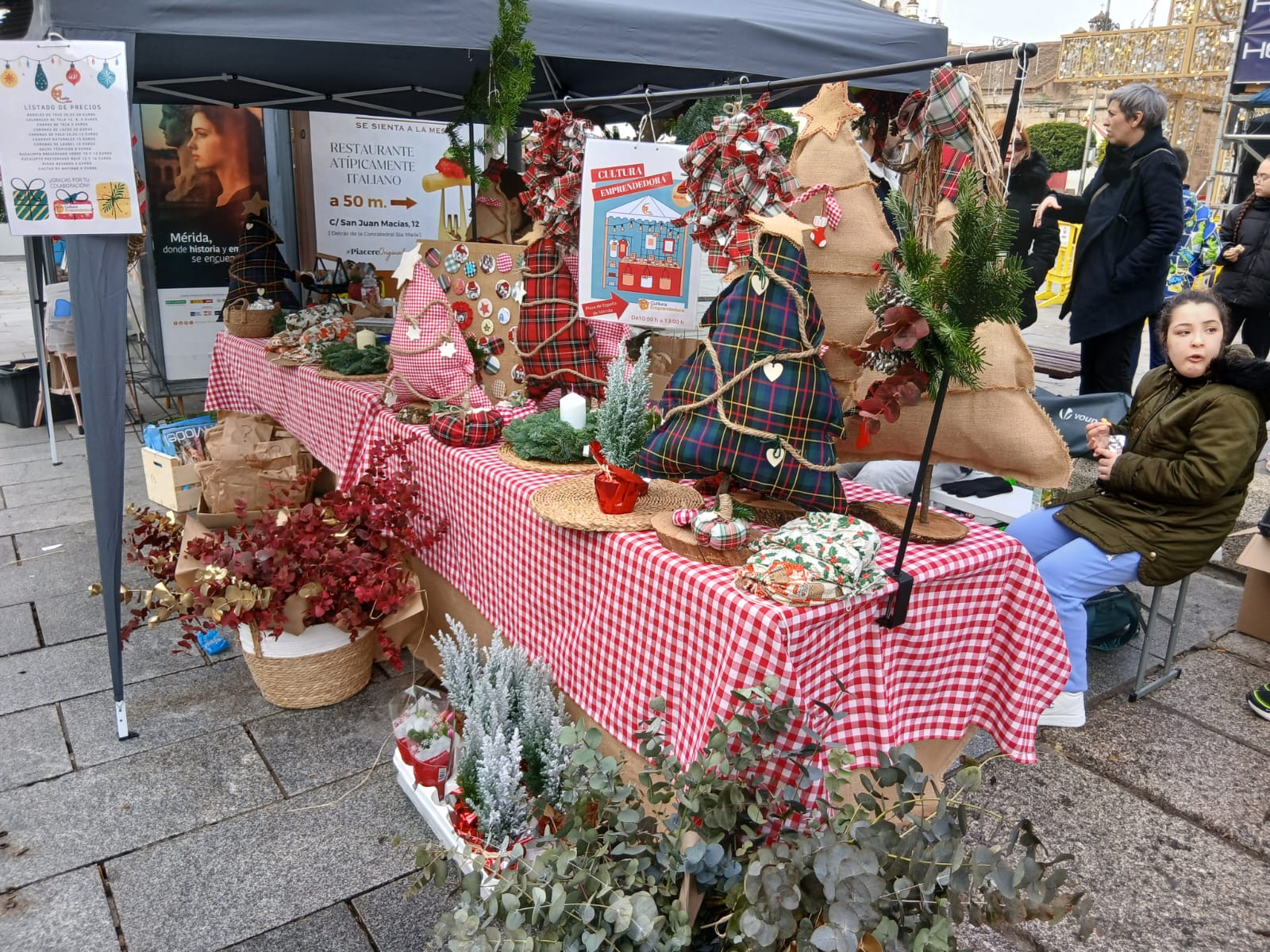 Mesa informativa del programa Junio Emprende del C.E.E. Casa de la Madre