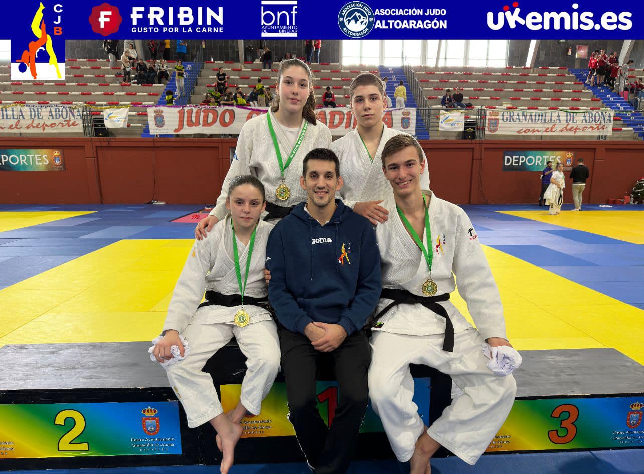 Deportistas del Club de Judo Binéfar en la Copa de España A de Tenerife