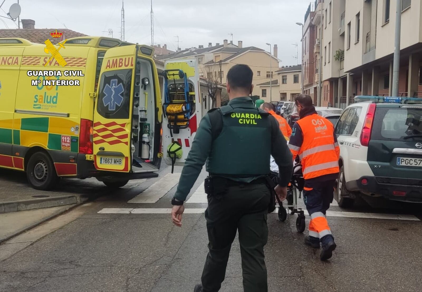 Agentes Guardia Civil asisten el parto de una mujer en el baño de su domicilio en Utebo (Zaragoza)