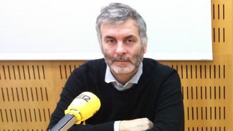 Jorge Marín, vocalista de la Habitación Roja, en una foto de archivo en los estudios de Radio Valencia