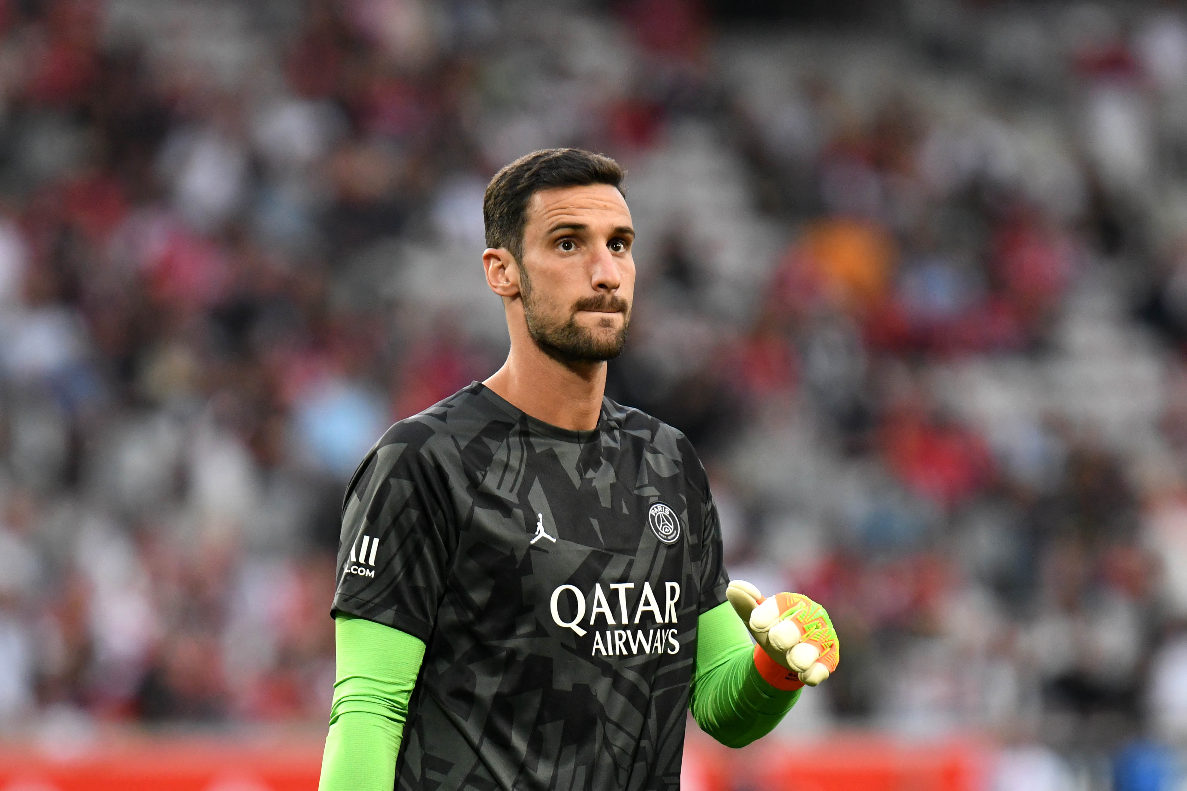 Sergio Rico, en el calentamiento del partido entre el Lille y el PSG