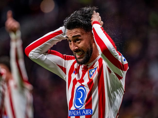 Nico González se lamenta durante un partido del Atlético de Madrid