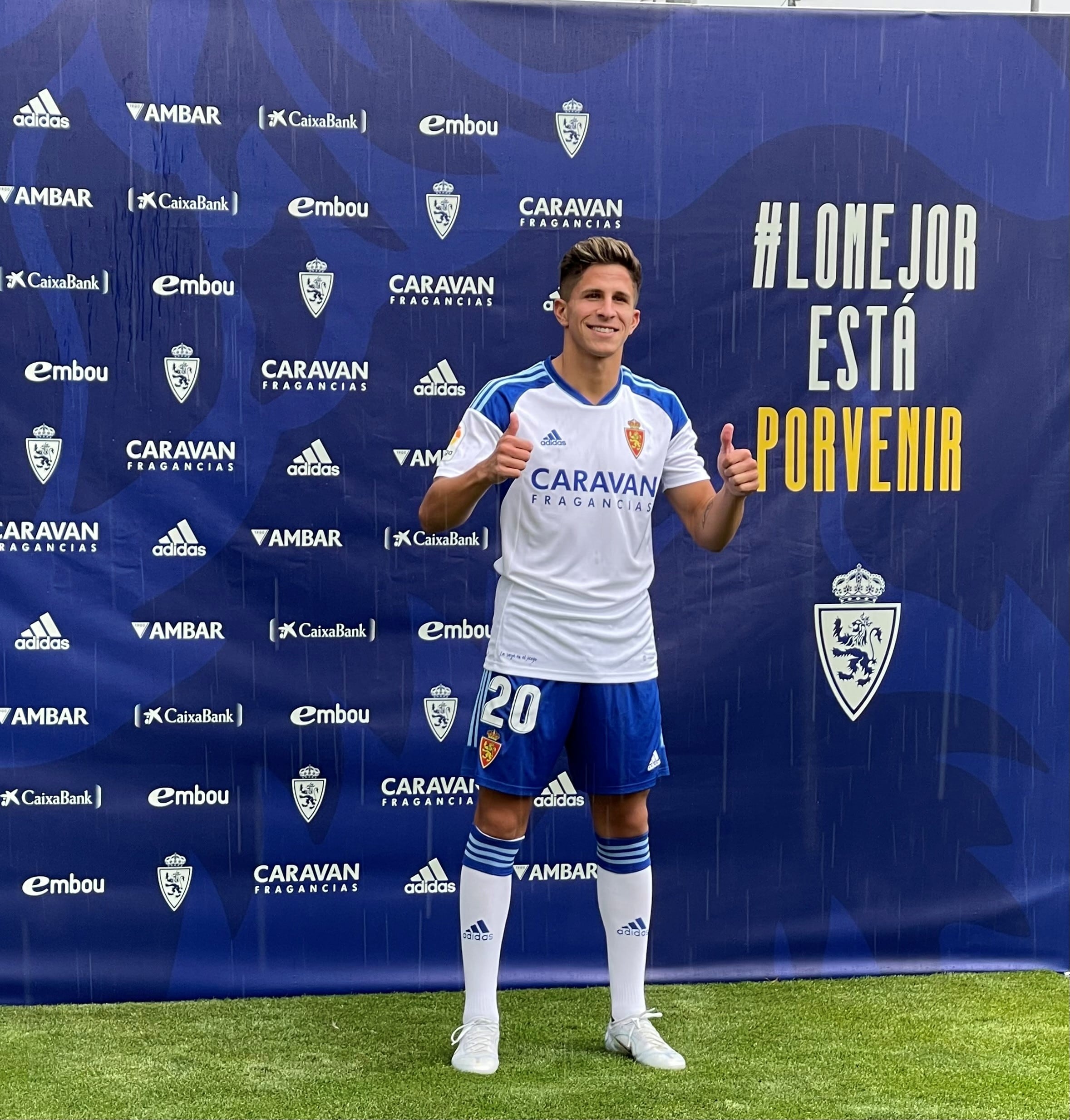 Giuliano Simeone se ha enfundado la camiseta del Real Zaragoza