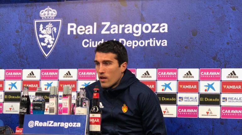 Zapater, en la sala de prensa de la Ciudad Deportiva