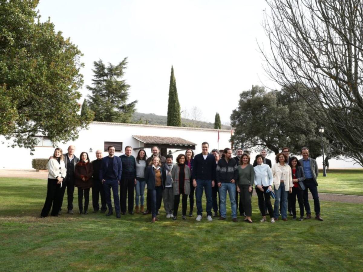 Sánchez y sus ministros se reúnen en Toledo para preparar la agenda legislativa