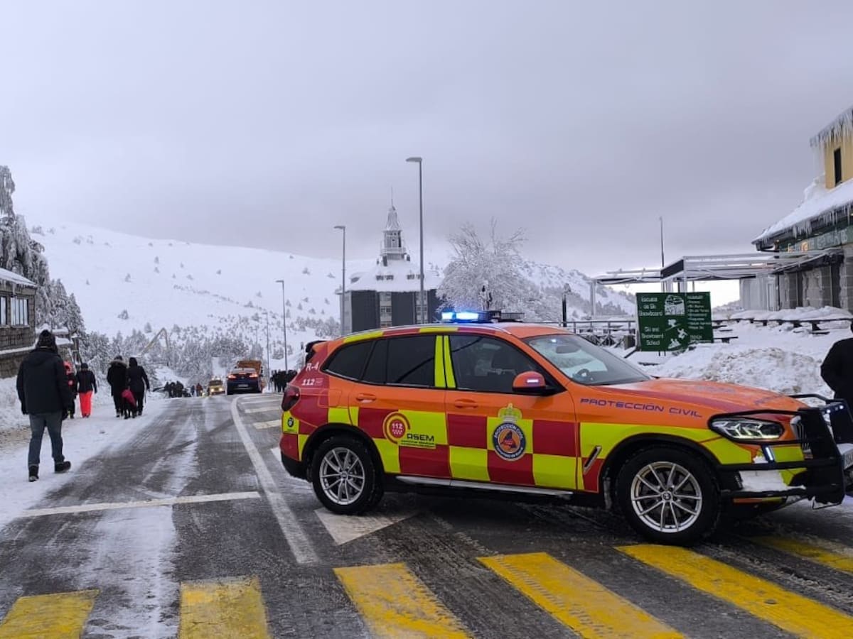 La nieve colapsa la Sierra de Guadarrama: el efecto llamada que pone en jaque al parque nacional