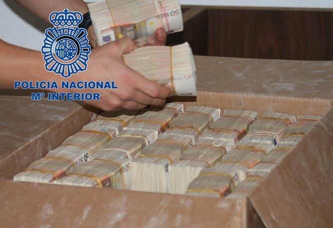 Billetes decomisados en la operación antidroga