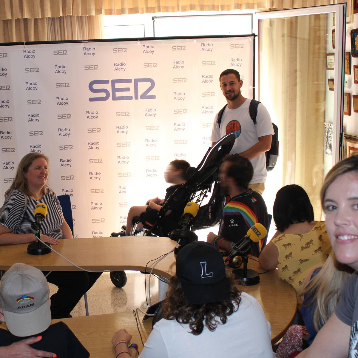 L'alumnat del CPEE Tomás Llácer visita Ràdio Alcoi