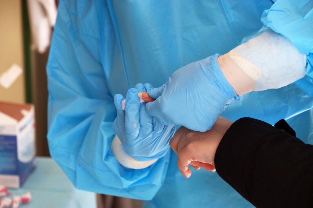 Imagen de archivo de test de Covid-19 al personal docente. En Málaga