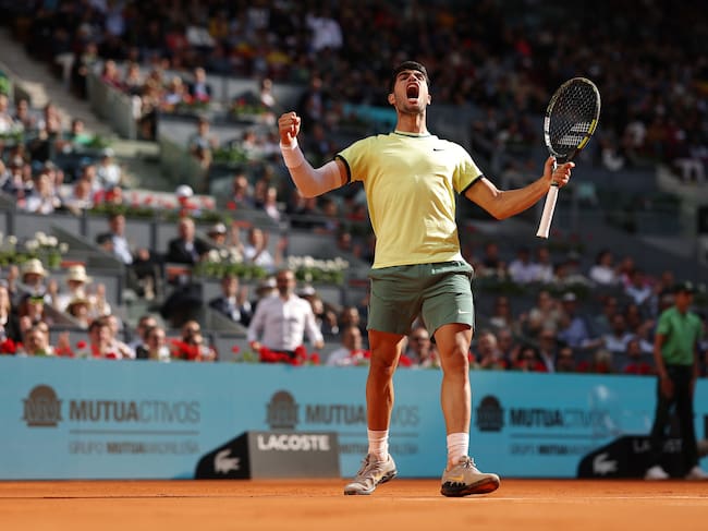 Carlos Alcaraz celebra un punto en el Mutua Madrid Open de 2024