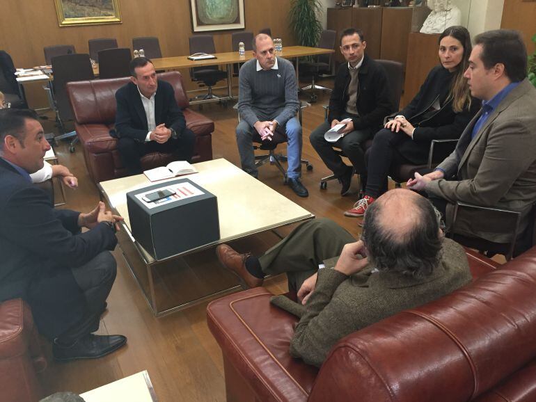 Los propietarios del hotel de Arenales han presentado el proyecto al alcalde