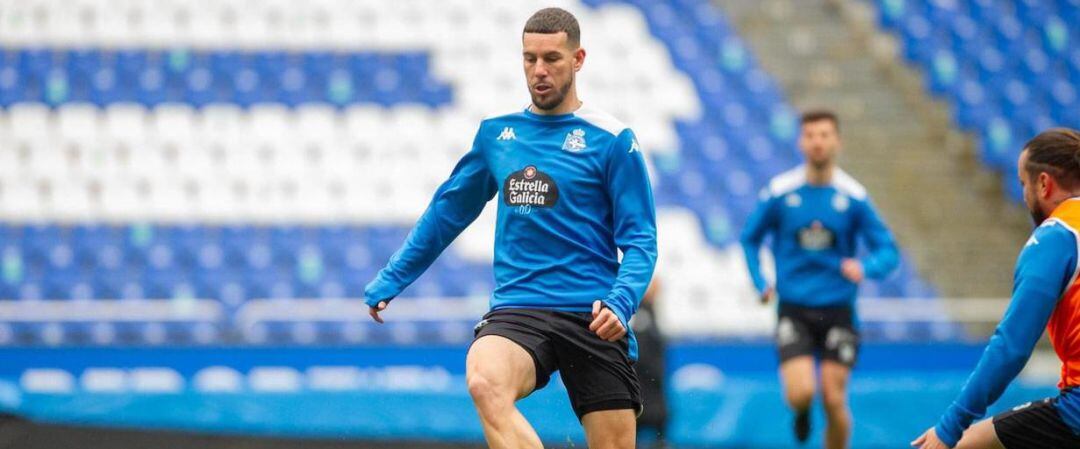 Álvaro Rey en un entrenamiento