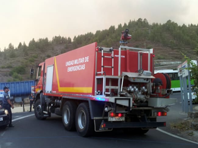 La proximidad de las llamas hizo que las autoridades obligaran a salir de sus casas a los casi 2.000 vecinos de Vilaflor