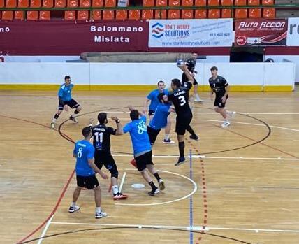 El ÇBm. Elda - C.E.E. sigue sin saborear la victoria que tanta falta le hace