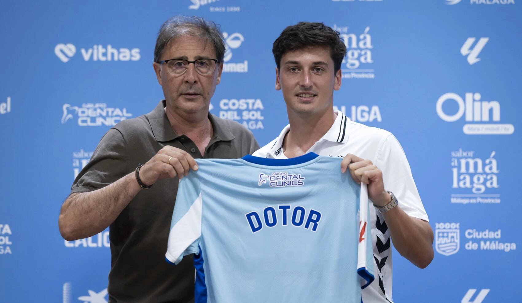 Loren Juarros y Carlos Dotor en la sala de prensa de La Rosaleda