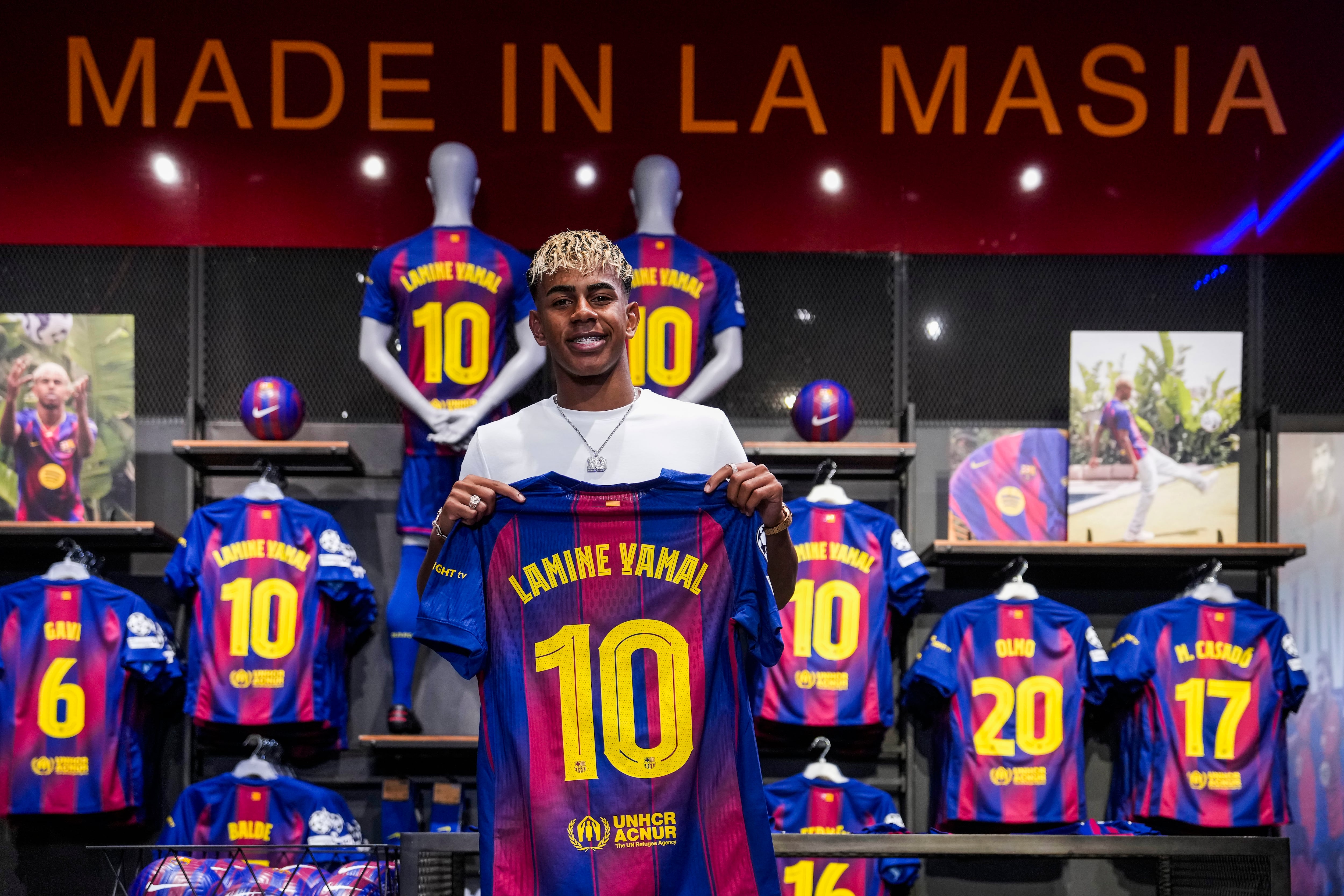 Lamine Yamal hereda el &#039;10&#039; de Messi, Maradona, Ronaldinho y Romario