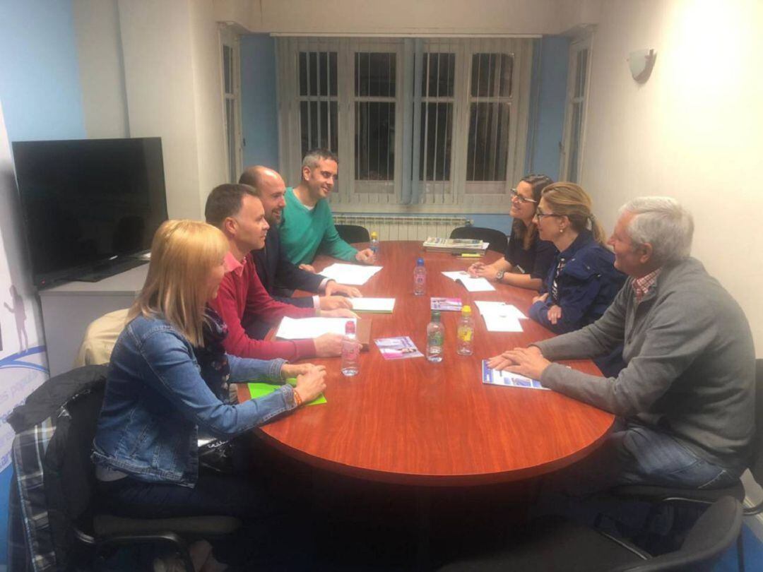 Reunión de los equipos negociadores de PP y Vox en el ayuntamiento de Aranda