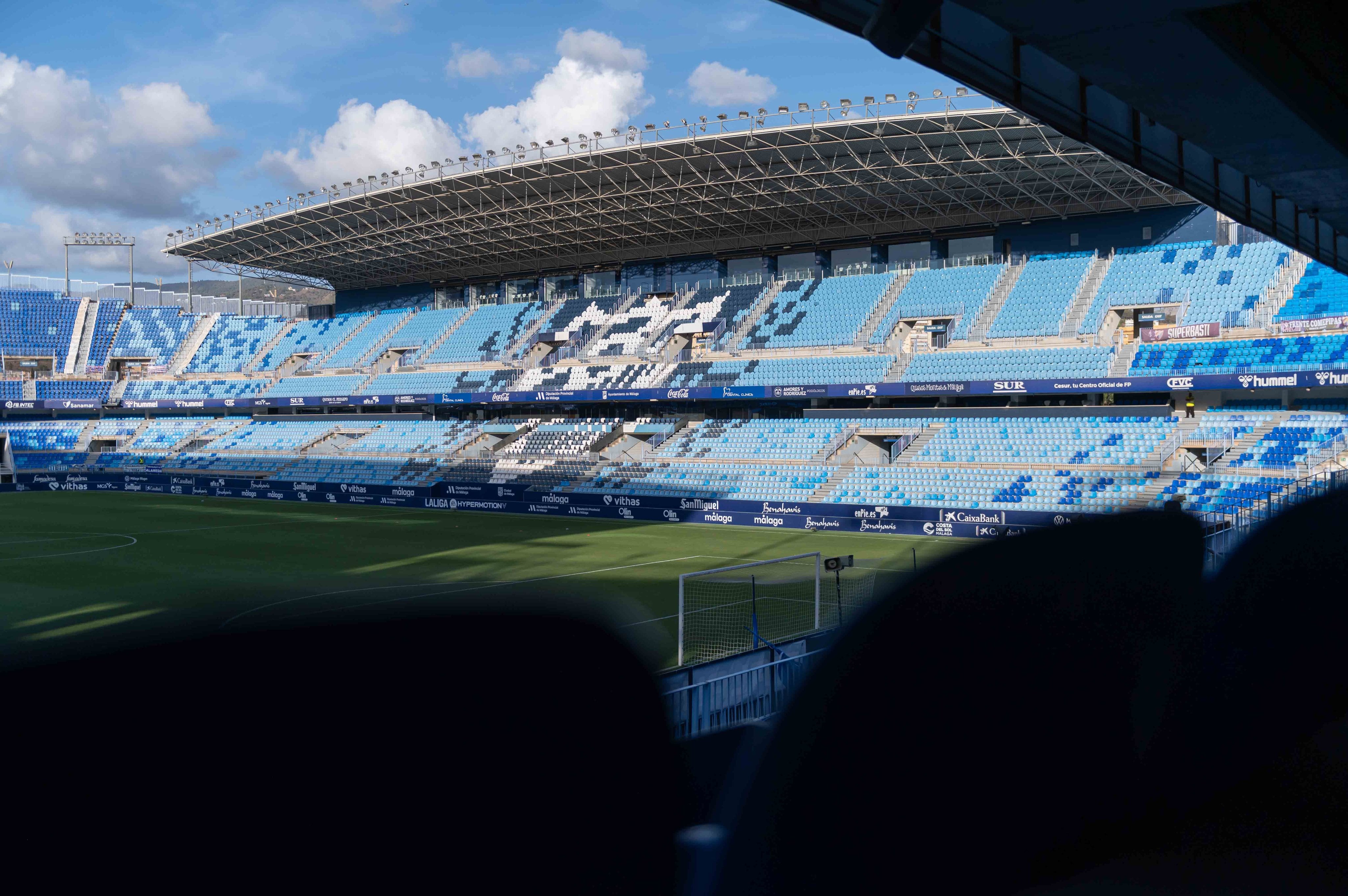 El estadio de La Rosaleda será por una noche un lugar para pernoctar