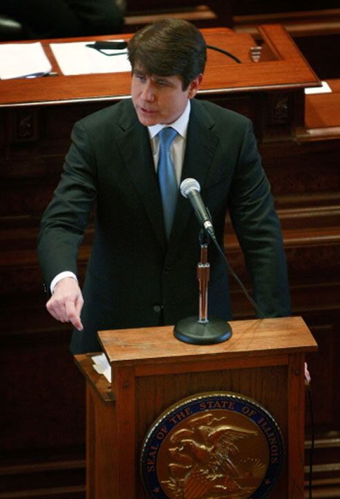 El gobernador de Illinois Rod Blagojevich, aborda el Senado durante su juicio en Springfield (Illinois) por corrupción y prevaricación