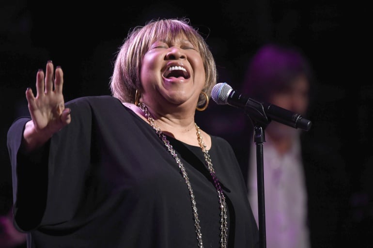 La cantante Mavis Staples durante una actuación en 2016